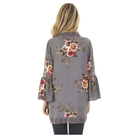 Floral Kimono W/ Lace Patchwork - Picture 5 of 8